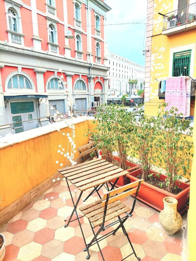 Couette-café Concept Naples